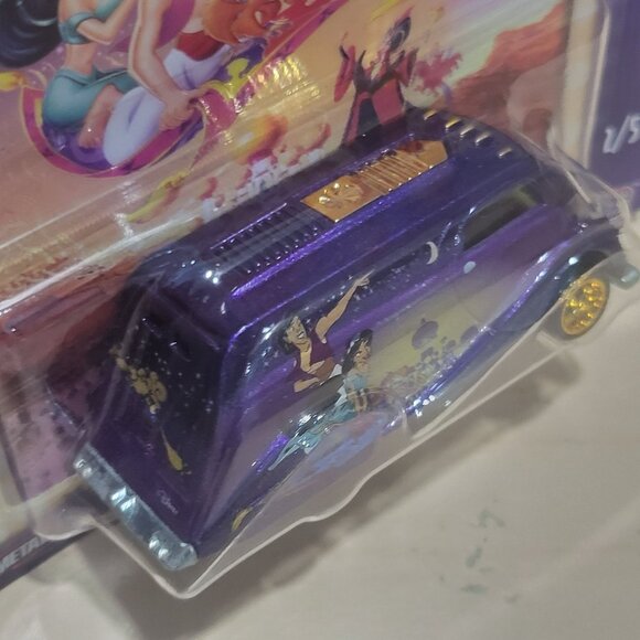 Hot Wheels Premium Diecast Deco Delivery Vehicle Pop Culture Disney Series 2019 - Picture 4 of 9